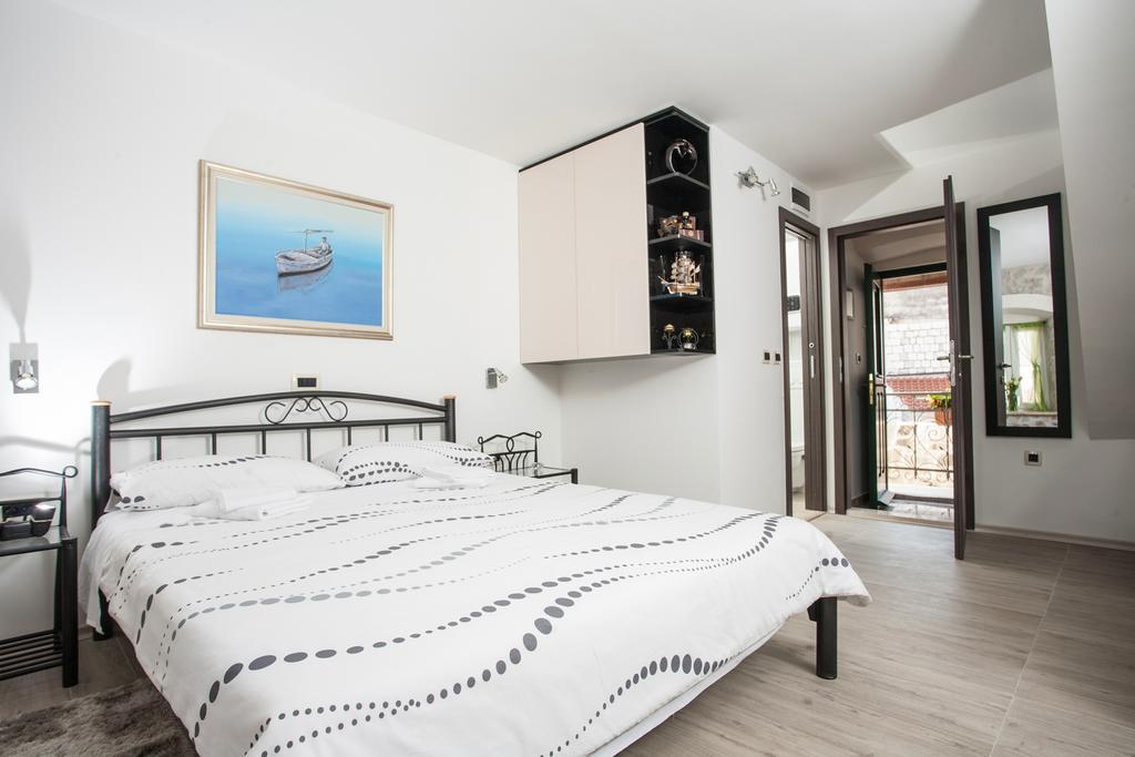 Apartments & Room Kartolina Split Exterior photo
