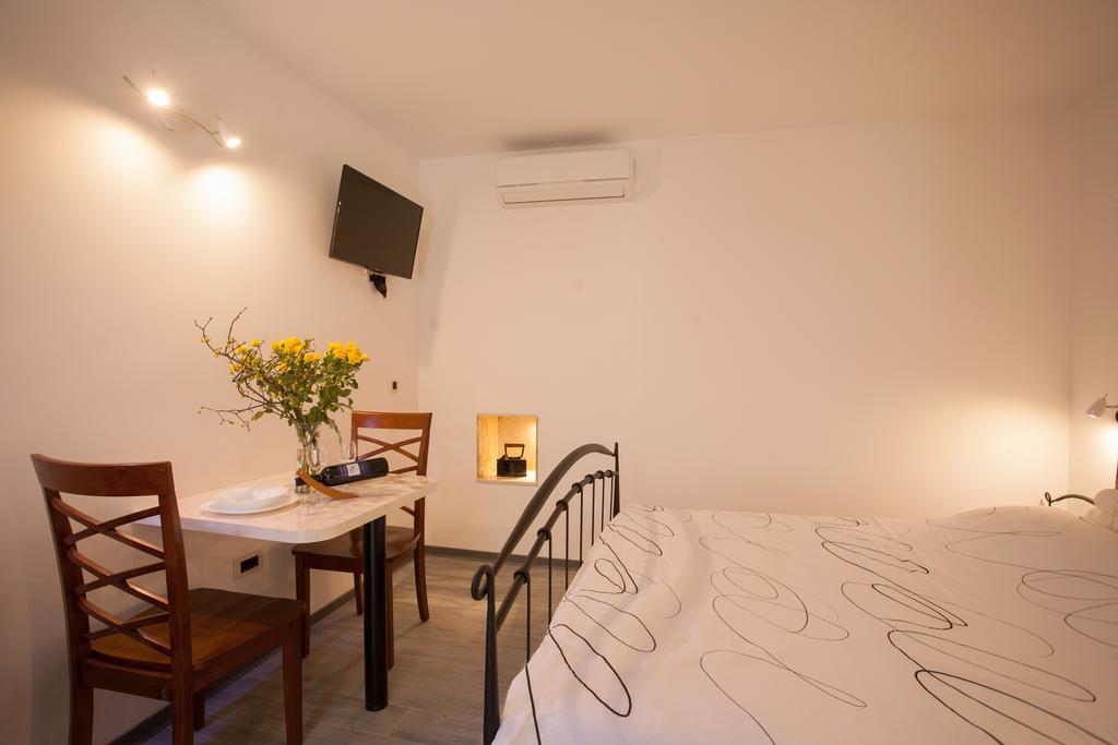 Apartments & Room Kartolina Split Exterior photo